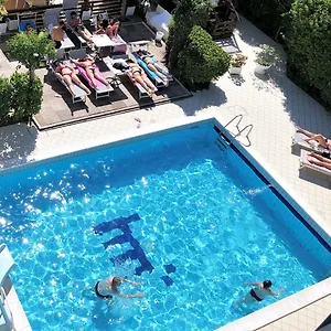 https://hotel-marzia.riccione-hotels.org